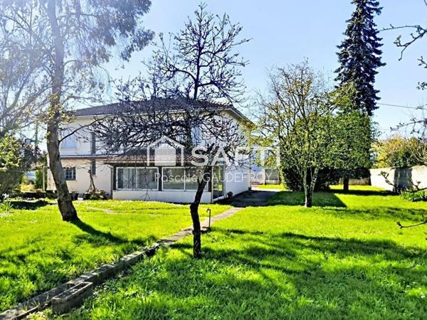 AU COEUR DE JONZAC, MAISON SUR SOUS-SOL DEVELOPPANT 158 M² + 80 M² GARAGE
