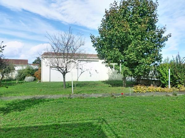 AU COEUR DE JONZAC, MAISON SUR SOUS-SOL DEVELOPPANT 158 M² + 80 M² GARAGE