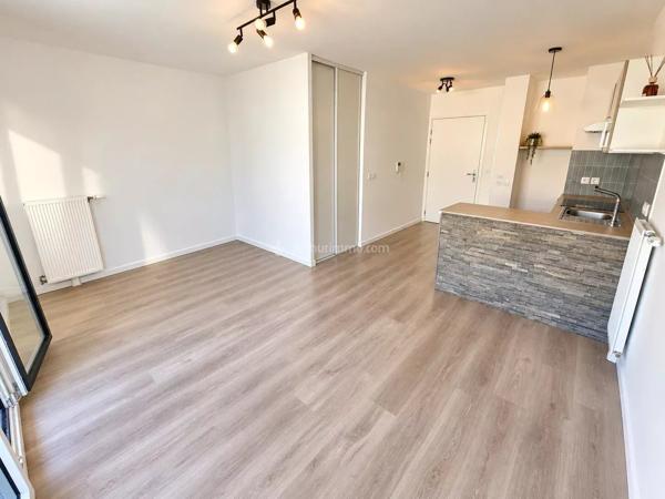 Vente                                                      Appartement
                        
                     2 pièces                      39 m2                     à Chessy