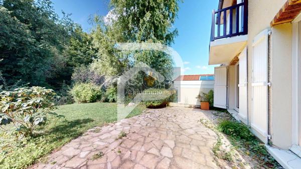Vente                                                      Maison
                        
                     6 pièces                      121 m2                     à Fourqueux