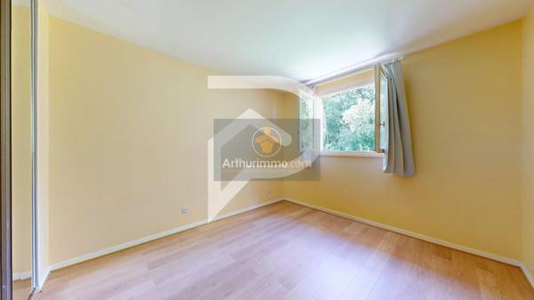 Vente                                                      Maison
                        
                     6 pièces                      121 m2                     à Fourqueux