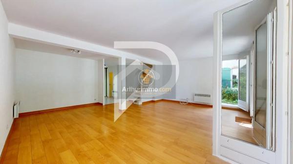 Vente                                                      Maison
                        
                     6 pièces                      121 m2                     à Fourqueux