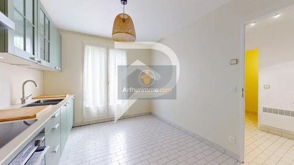 Vente                                                      Maison
                        
                     6 pièces                      121 m2                     à Fourqueux