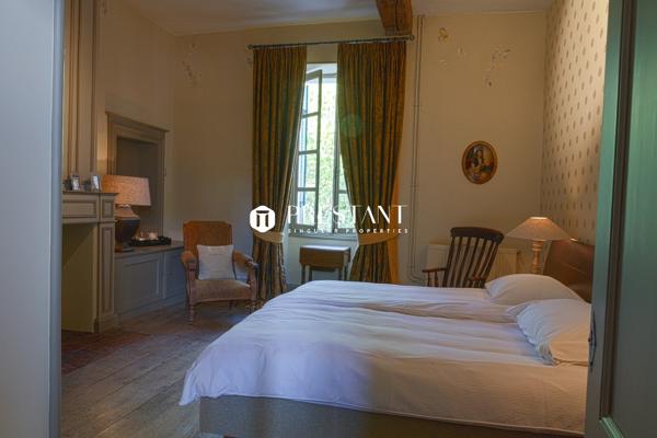 Manoir avec 3 gîtes au bord d’une rivière La Roche Chalais / Riberac, SAINT AULAYE