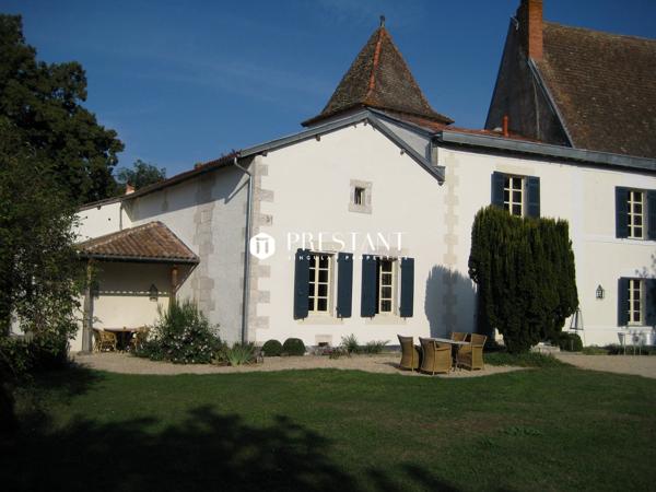 Manoir avec 3 gîtes au bord d’une rivière La Roche Chalais / Riberac, SAINT AULAYE