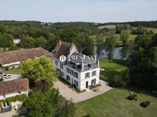 Manoir avec 3 gîtes au bord d’une rivière La Roche Chalais / Riberac, SAINT AULAYE