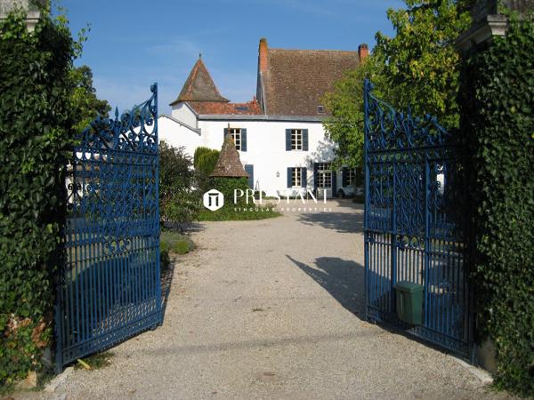 Manoir avec 3 gîtes au bord d’une rivière La Roche Chalais / Riberac, SAINT AULAYE
