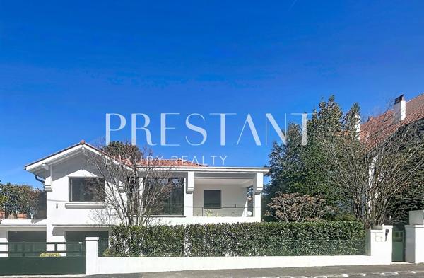 Maison de ville avec jardin piscinable – Parc d’Hiver, Biarritz, BIARRITZ
