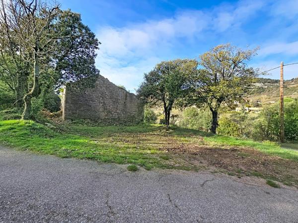 Terrain de 2 329 m² avec ruine à réhabiliter – Dio-et-Valquières