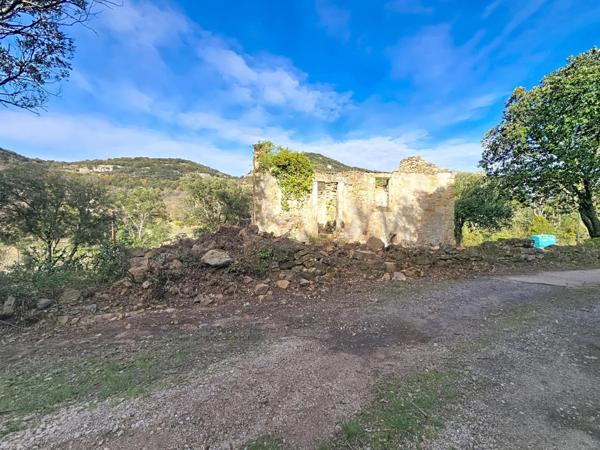 Terrain de 2 329 m² avec ruine à réhabiliter – Dio-et-Valquières