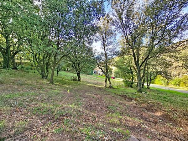 Terrain de 2 329 m² avec ruine à réhabiliter – Dio-et-Valquières