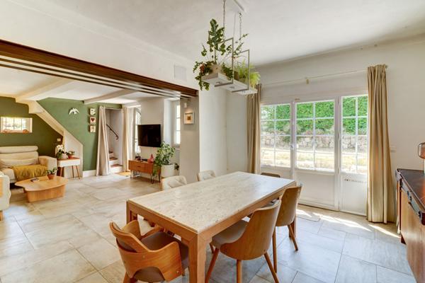 Mas provençal rénové avec dépendance