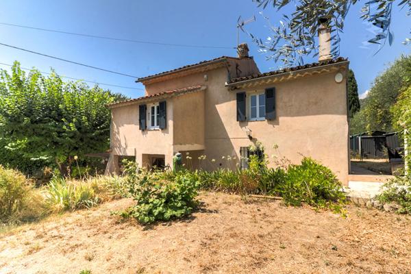 Mas provençal rénové avec dépendance