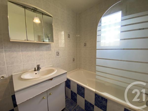 Maison à vendre  4 pièces - 90 m 2   LA GUERCHE SUR L AUBOIS  - 18