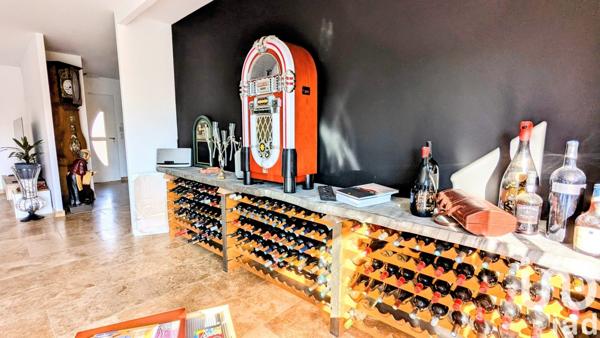 Maison 7 pièces de 225 m² à Velleron (84740)