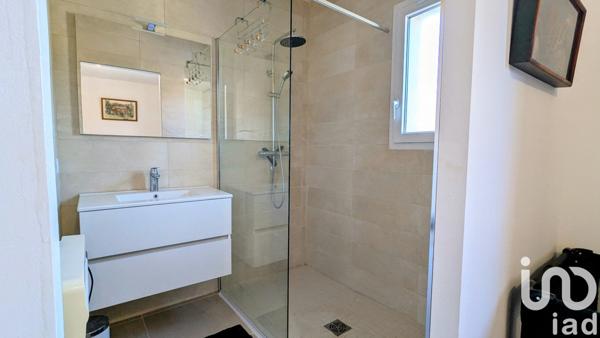 Maison 7 pièces de 225 m² à Velleron (84740)