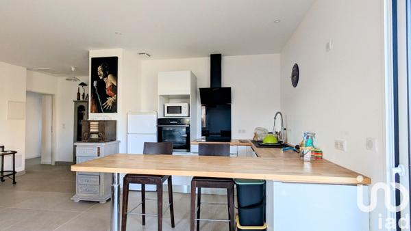 Maison 7 pièces de 225 m² à Velleron (84740)