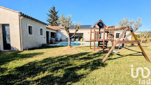 Maison 7 pièces de 225 m² à Velleron (84740)