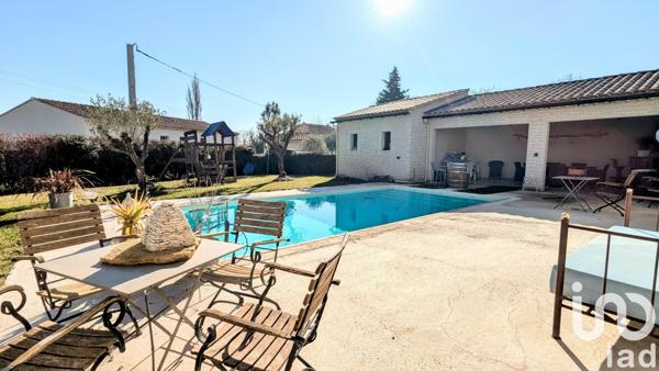 Maison 7 pièces de 225 m² à Velleron (84740)