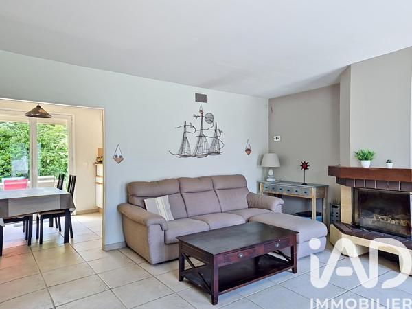 Maison à vendre 6 pièces 132 m² Le Mesnil-Saint-Denis