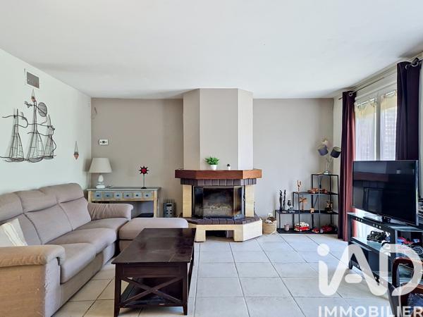 Maison à vendre 6 pièces 132 m² Le Mesnil-Saint-Denis