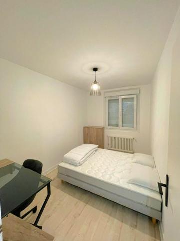 Appartement situé dans un quartier calme proche shop Park.