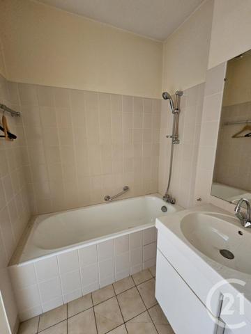 Appartement F3 à vendre  3 pièces - 86 m2 CHATELLERAULT - 86