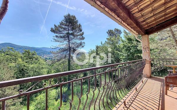 Maison à vendre    4 pièces •  Tourrette-Levens