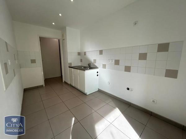 Appartement à louer 2 pièces 59.75m² Orléans (45100)