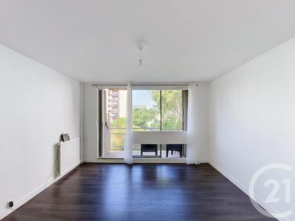 Appartement à vendre  4 pièces - 80,30 m 2   LA COURNEUVE  - 93