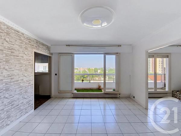Appartement à vendre  4 pièces - 80,30 m 2   LA COURNEUVE  - 93