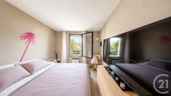 Appartement à vendre  4 pièces - 80,30 m 2   LA COURNEUVE  - 93