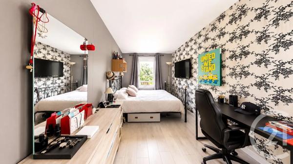 Appartement à vendre  4 pièces - 80,30 m 2   LA COURNEUVE  - 93