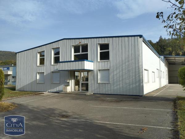 Local industriel à vendre 878m²