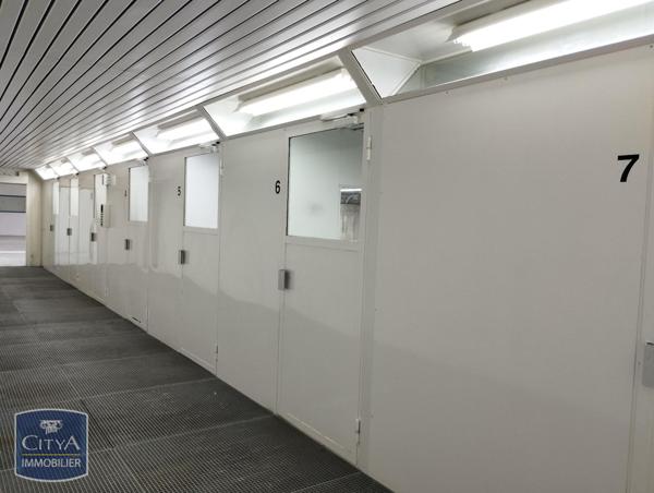 Local industriel à vendre 878m²