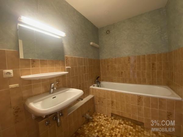 3%.COM F3 avec balcon- cave et parking  Bischheim (67800)