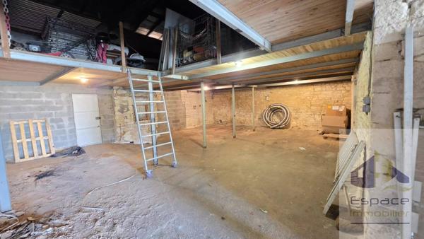 Appartement 60m² à rénover avec 100m² de garage