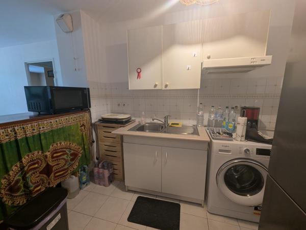 NOUVEAUTE, appartement de type 2 situé dans une résidence sécurisée, ce bien est vendu avec une cave et un parking privatif