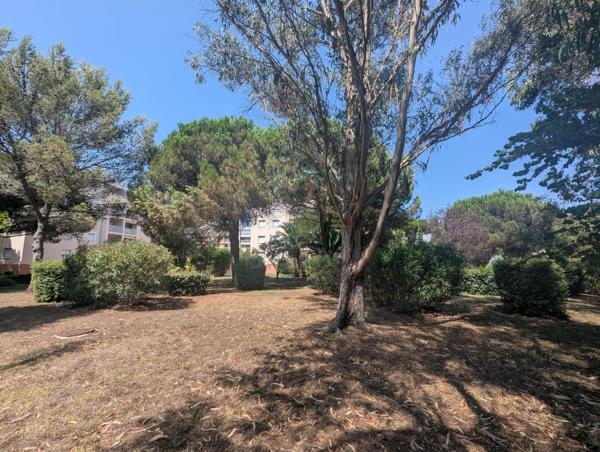 NOUVEAUTE, appartement de type 2 situé dans une résidence sécurisée, ce bien est vendu avec une cave et un parking privatif