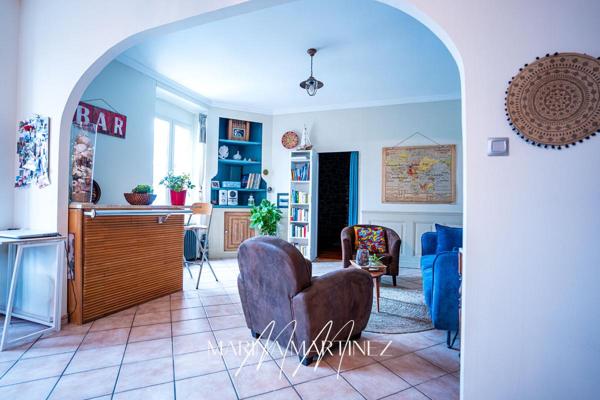 Et si votre projet était de vivre au coeur d'un village, à 5 minutes de Carcassonne, dans une bâtisse de caractère aux volumes insoupçonnés ?