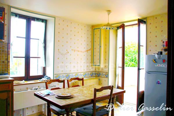 Dpt (28), à vendre maison de village