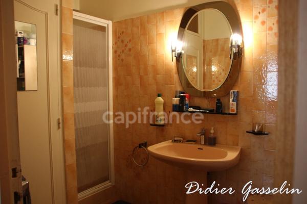 Dpt (28), à vendre maison de village