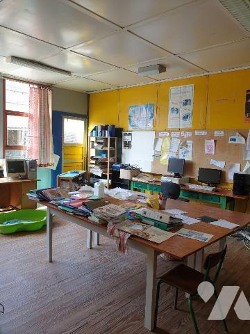 Un ensemble immobilier (ancienne école privée) composé comme suit :
-	Un premier bâtiment en p...