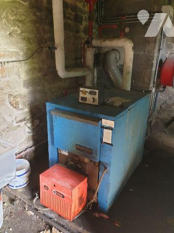 Un ensemble immobilier (ancienne école privée) composé comme suit :
-	Un premier bâtiment en p...