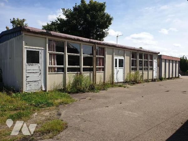 Un ensemble immobilier (ancienne école privée) composé comme suit :
-	Un premier bâtiment en p...