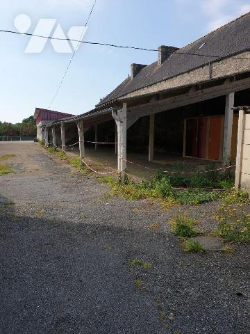 Un ensemble immobilier (ancienne école privée) composé comme suit :
-	Un premier bâtiment en p...