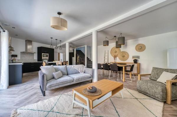 Maison 680 550 € La Rochelle 6 p 169 m² DPE C