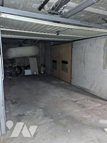 A VENDRE à LILLE: 1  BOX fermé en sous-sol rue du faubourg notre dame   