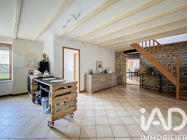 Maison à vendre 5 pièces 205 m² Grâce-Uzel
