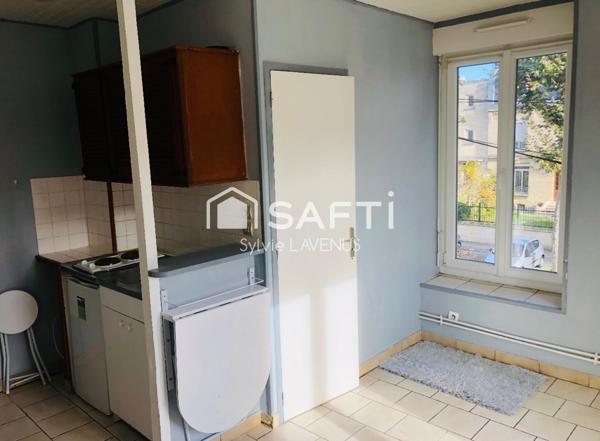 A SOISSONS, QUARTIER GARE ET HOPITAL, IDEAL INVESTISSEUR, IMMEUBLE DE RAPPORT DE 12 STUDIOS LOUÉS.